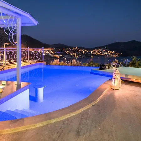 Sleeps 8 Pool Air Con Wifi Vila