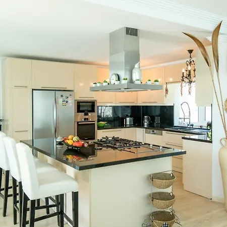 Sleeps 8 Pool Air Con Wifi * Kalkan