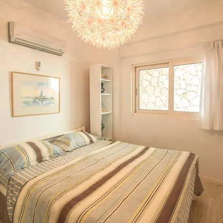 Vila Sleeps 8 Pool Air Con Wifi *