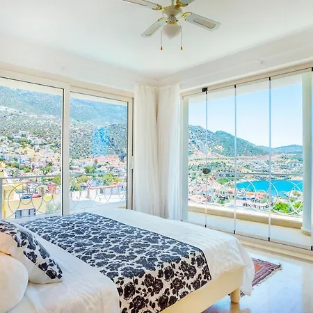 Sleeps 8 Pool Air Con Wifi Vila