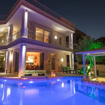 Sleeps 8 Pool Air Con Wifi Vila *